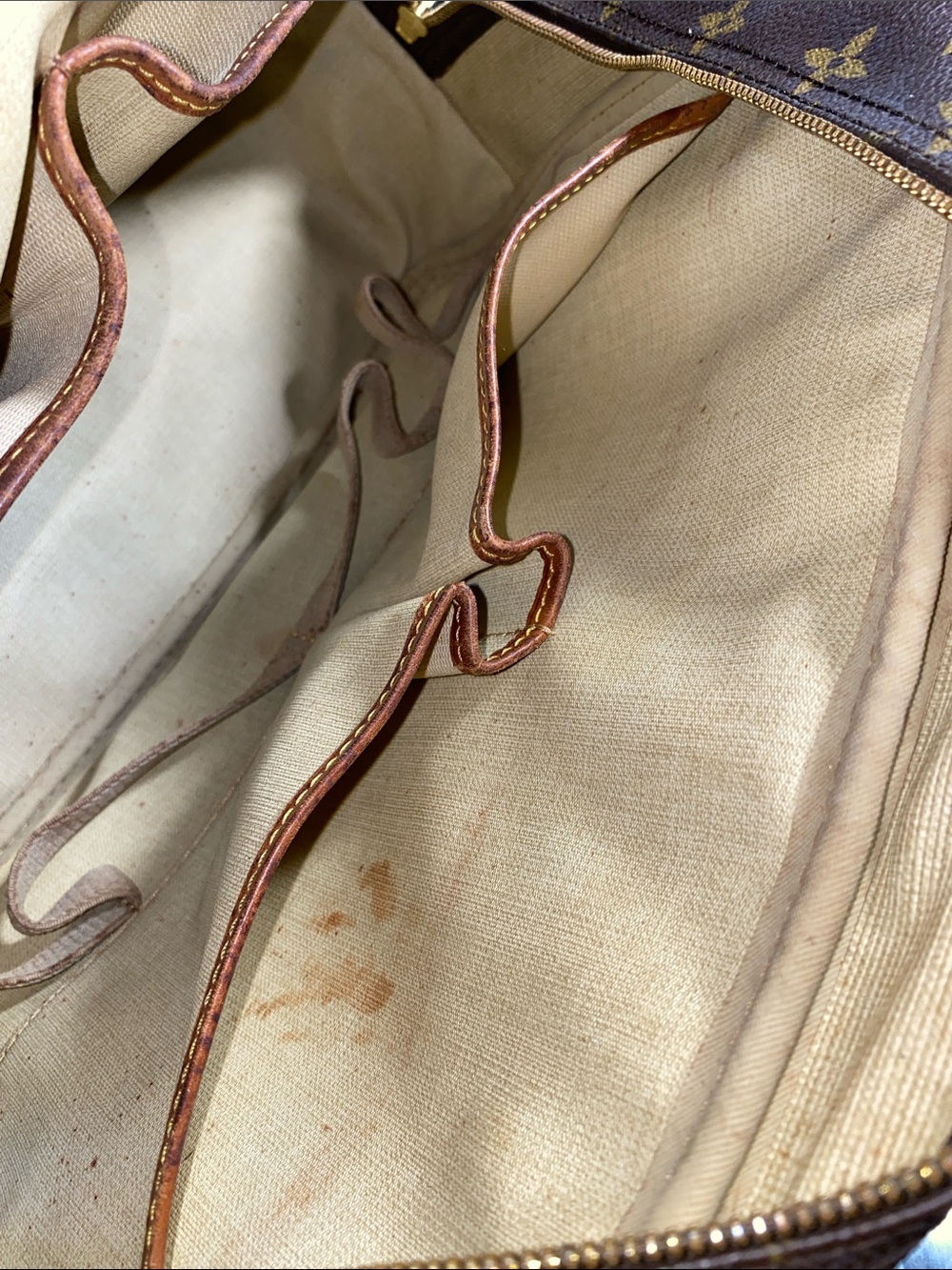 Authentic Louis Vuitton Deauville Monogram Boston Handbag - Picture 13 of 17